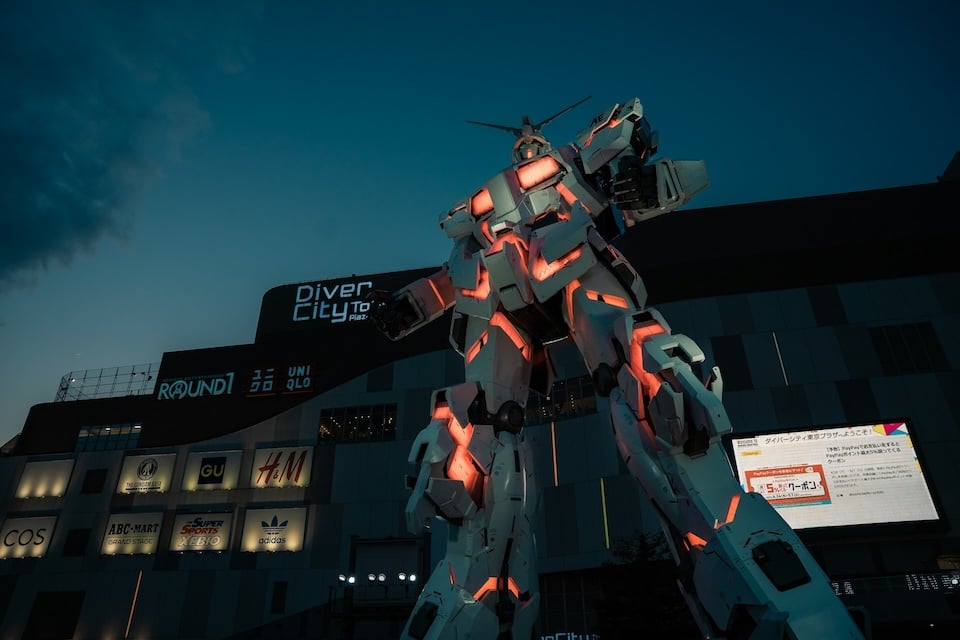 The 65-foot Life-Size Unicorn Gundam in Odaiba