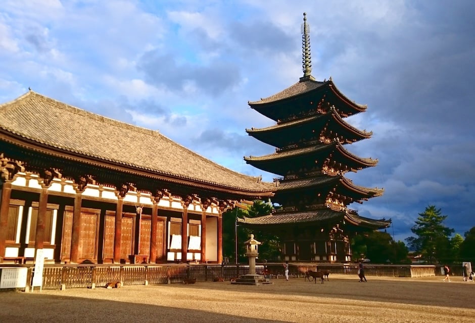 A traditional Japanese temple with a five-story pagoda.