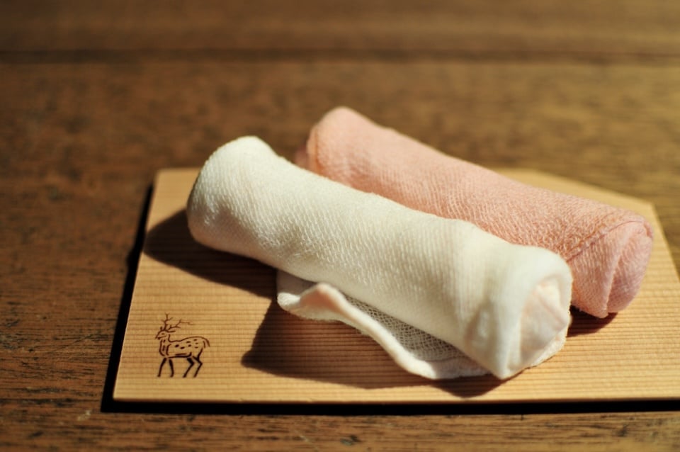 rolled oshibori wet towel