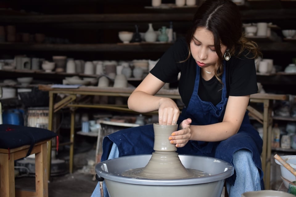 日本伝統工芸:外国人陶芸体験