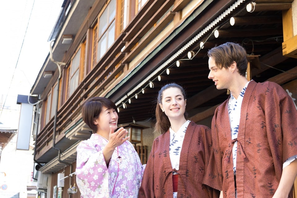 茶道体験：旅行会社の案内