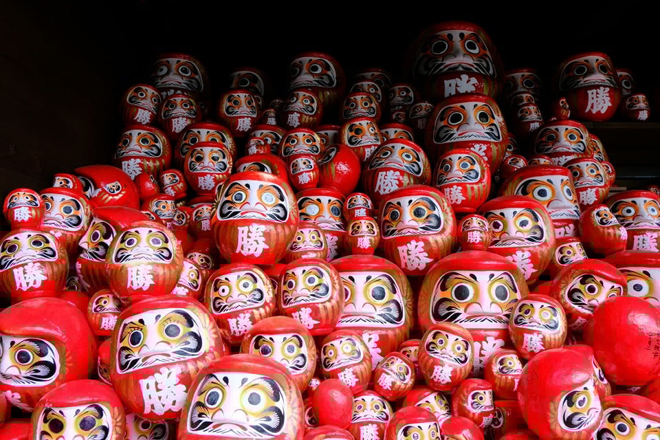 Experiencing & Buying Daruma in Japan