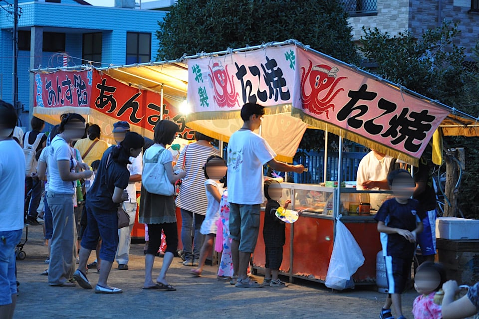 many people festival