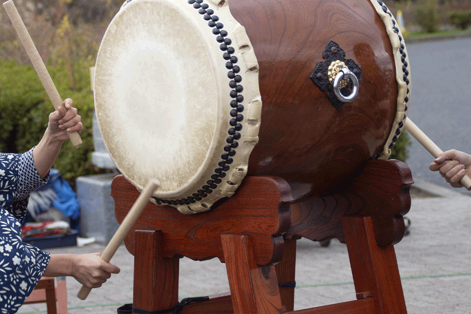 Taiko drumming workshop for team-building incentive activities in Japan